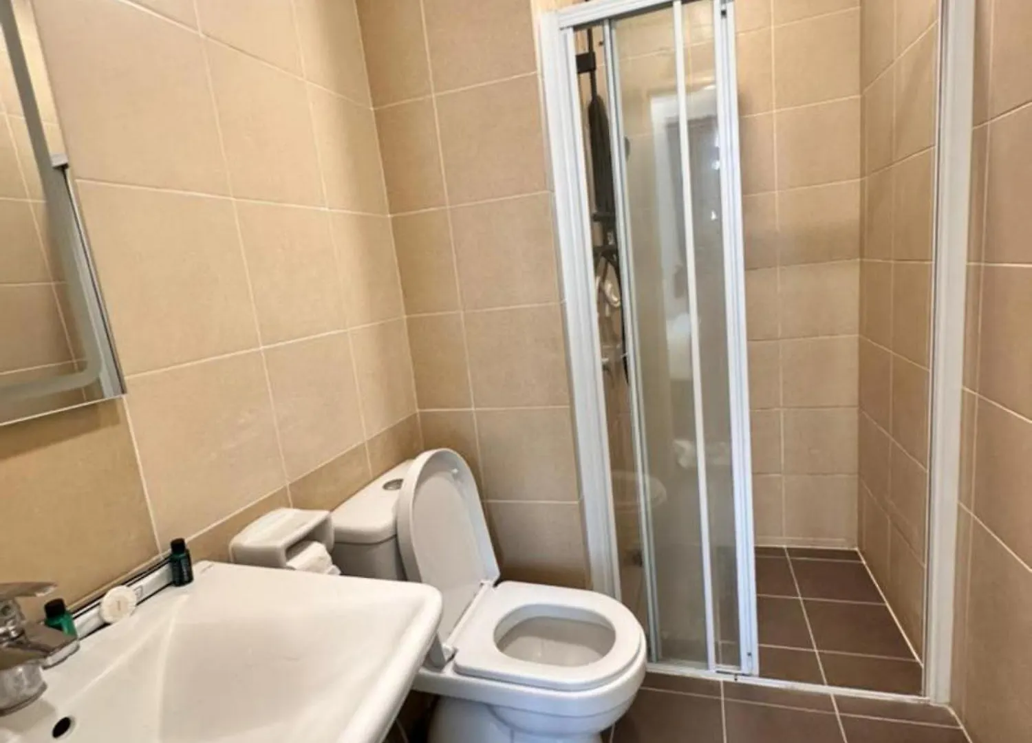 아파트 The Tarragon Premier Residence 쿠알라룸푸르