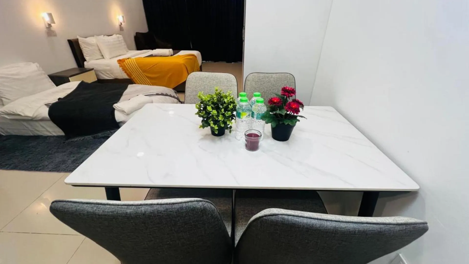 아파트 The Tarragon Premier Residence 쿠알라룸푸르