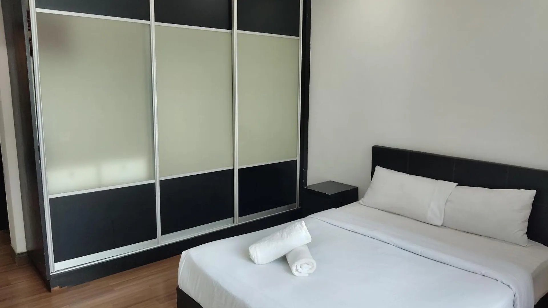 아파트 The Tarragon Premier Residence 쿠알라룸푸르